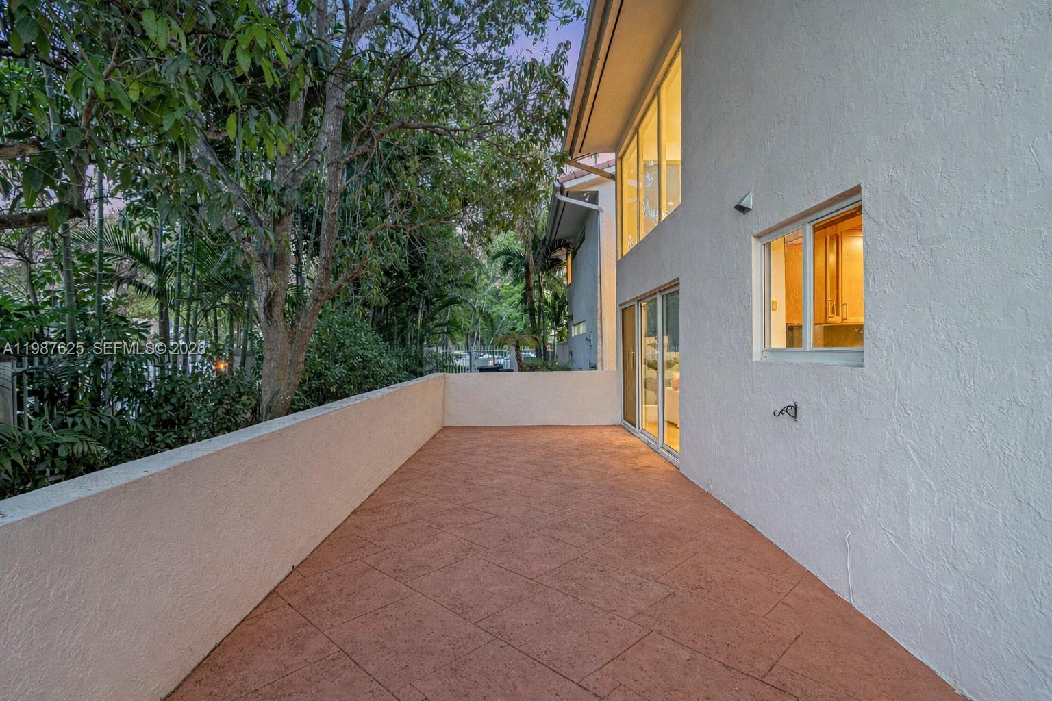 4000 Alhambra Cir Coral Gables, FL 33146