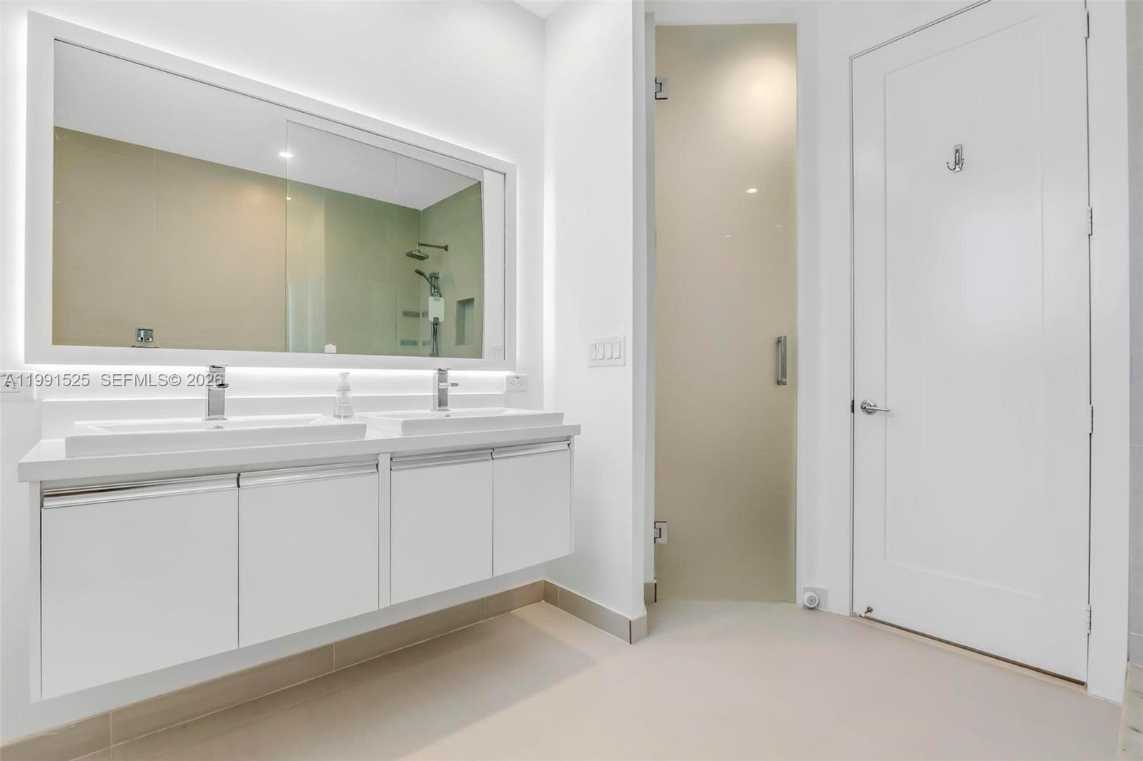 10502 NW 66th St Doral, FL 33178