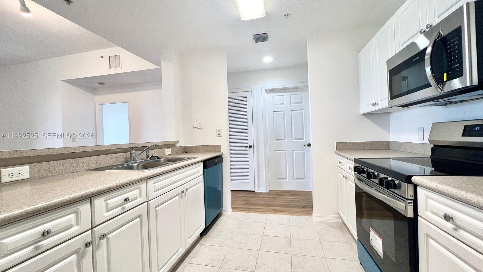 1203 Town Ctr Dr #419 Jupiter, FL 33458