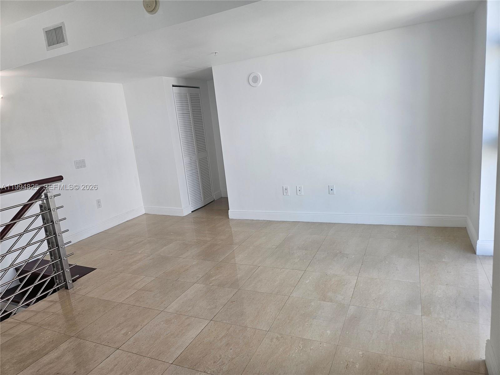 image Brickell on the River South29