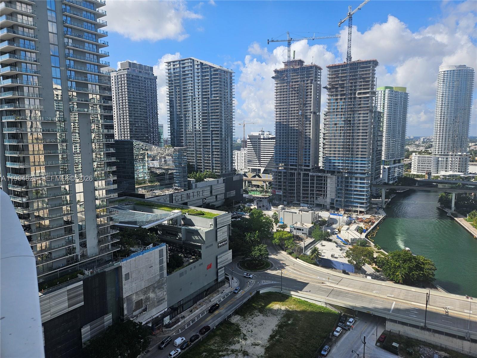 image Brickell on the River South37