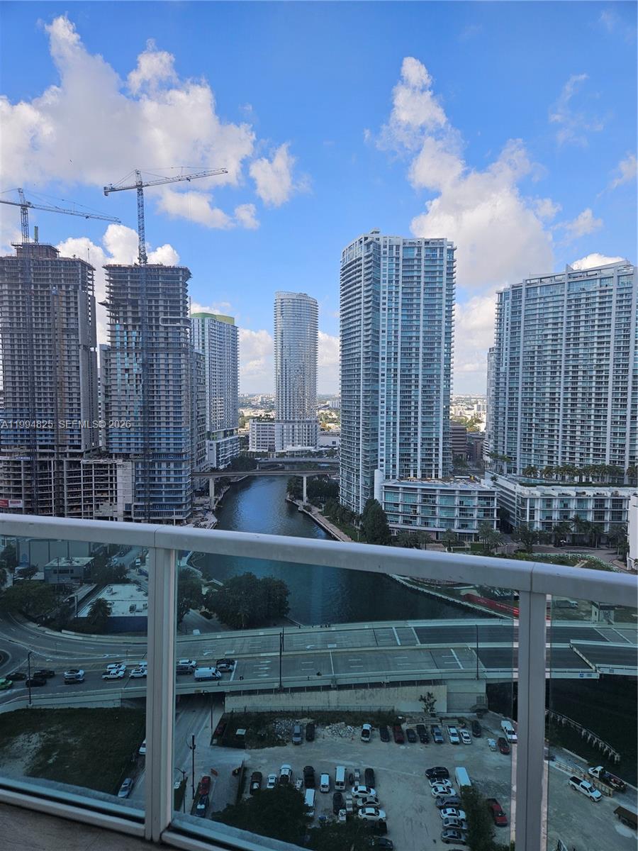 image Brickell on the River South39