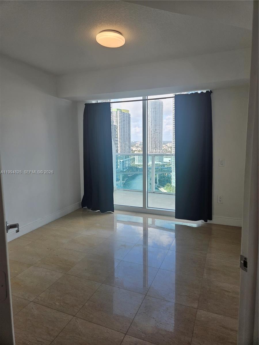 image Brickell on the River South41