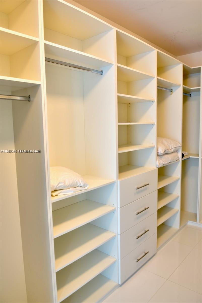 17475 Collins Ave #2802 Sunny Isles Beach, FL 33160