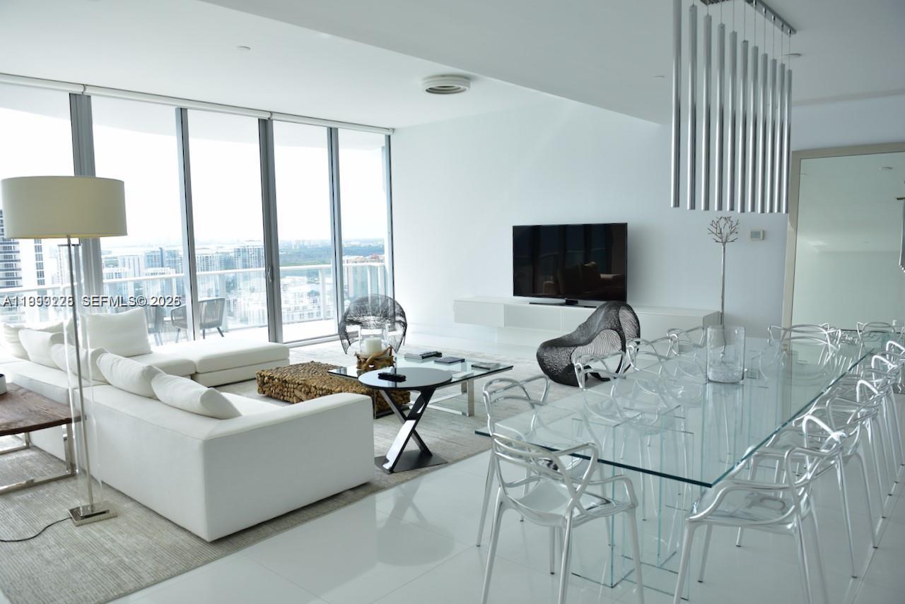 17475 Collins Ave #2802 Sunny Isles Beach, FL 33160