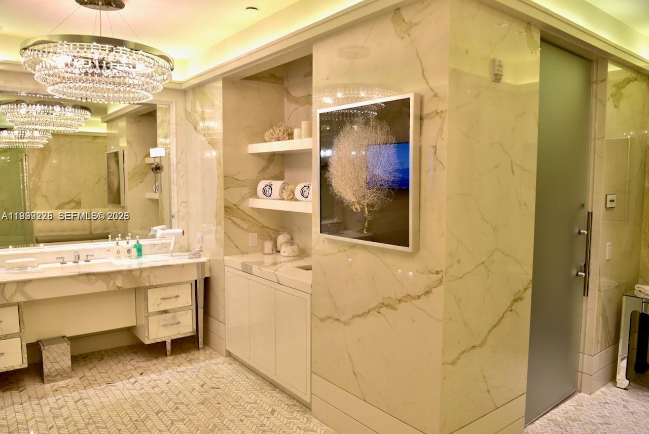 17475 Collins Ave #2802 Sunny Isles Beach, FL 33160