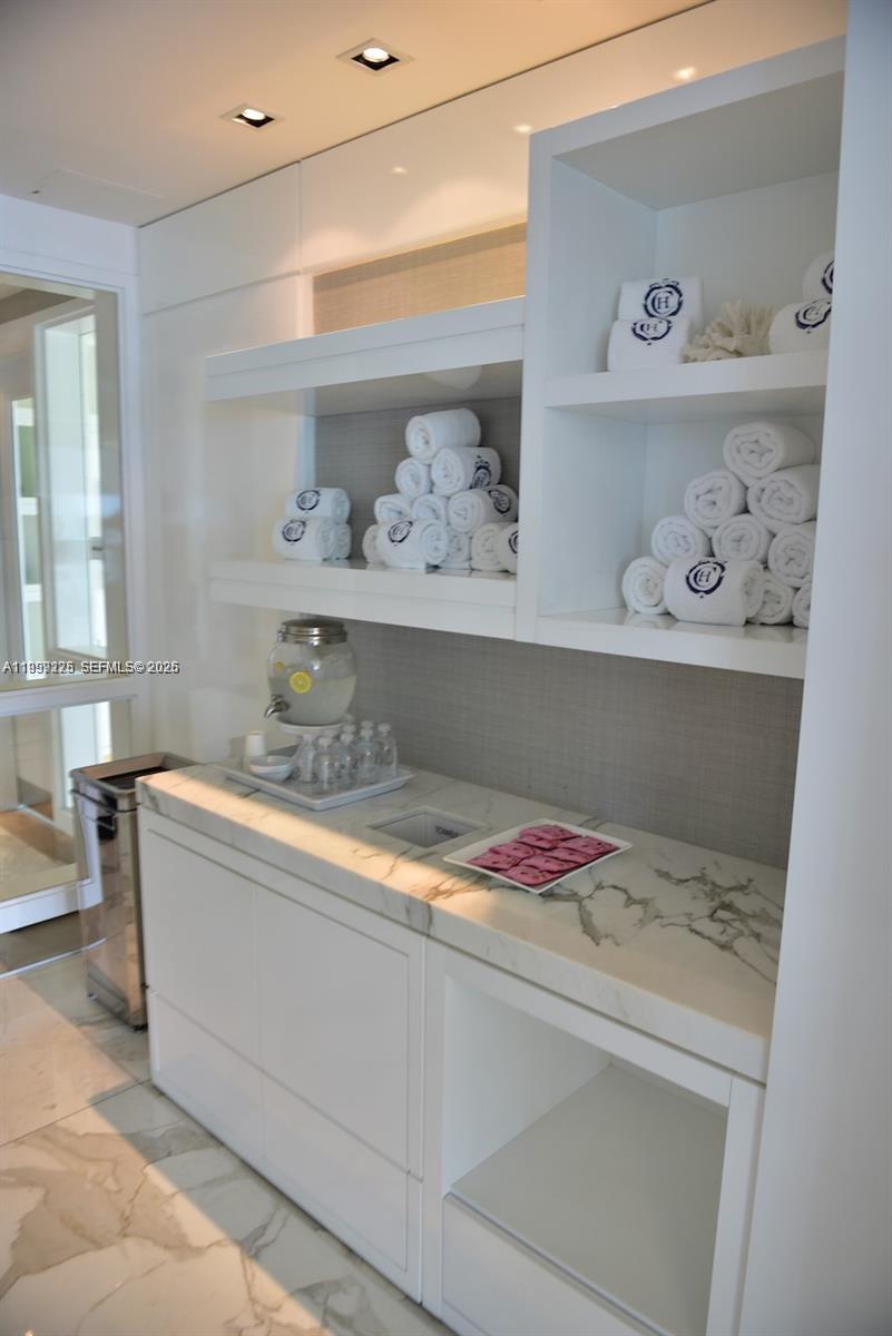 17475 Collins Ave #2802 Sunny Isles Beach, FL 33160