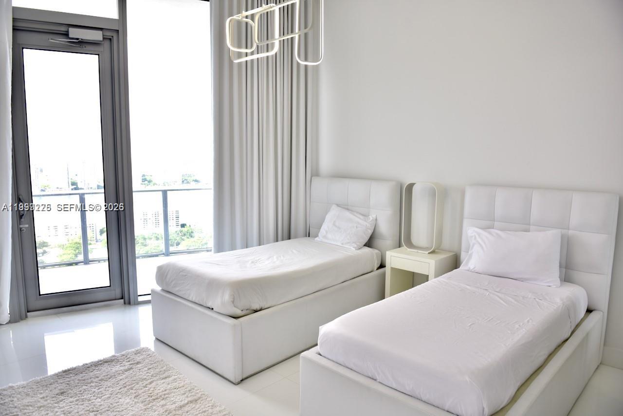 17475 Collins Ave #2802 Sunny Isles Beach, FL 33160