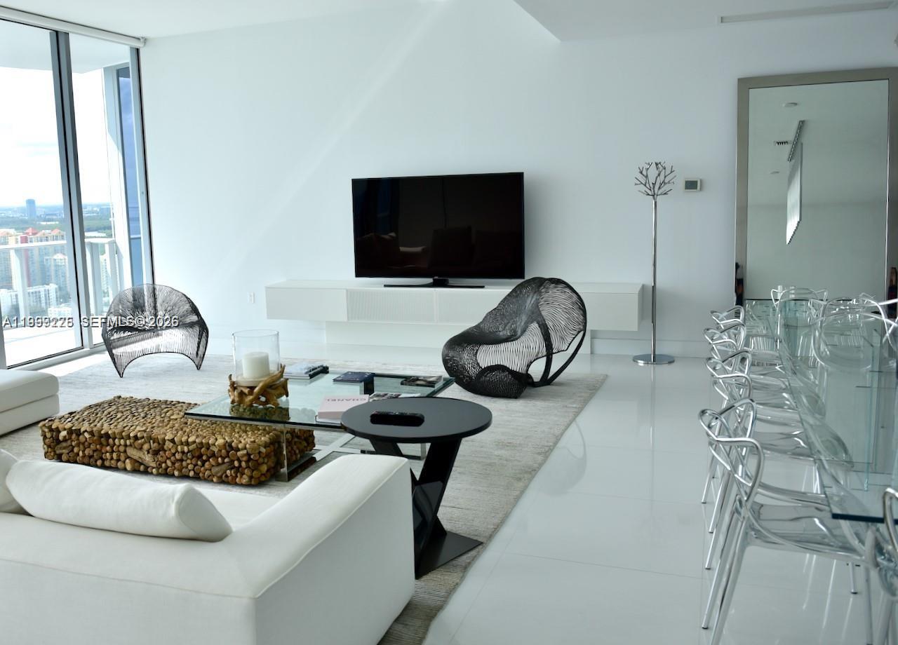 17475 Collins Ave #2802 Sunny Isles Beach, FL 33160