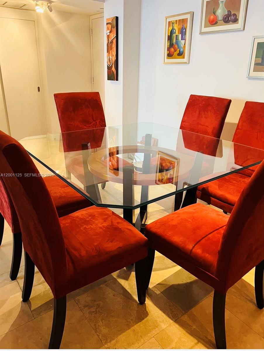 image Brickell Bay Club17