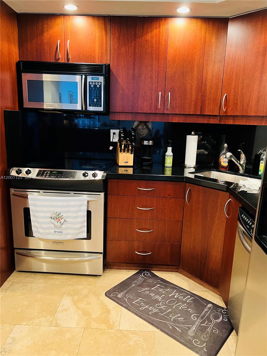 image Brickell Bay Club19