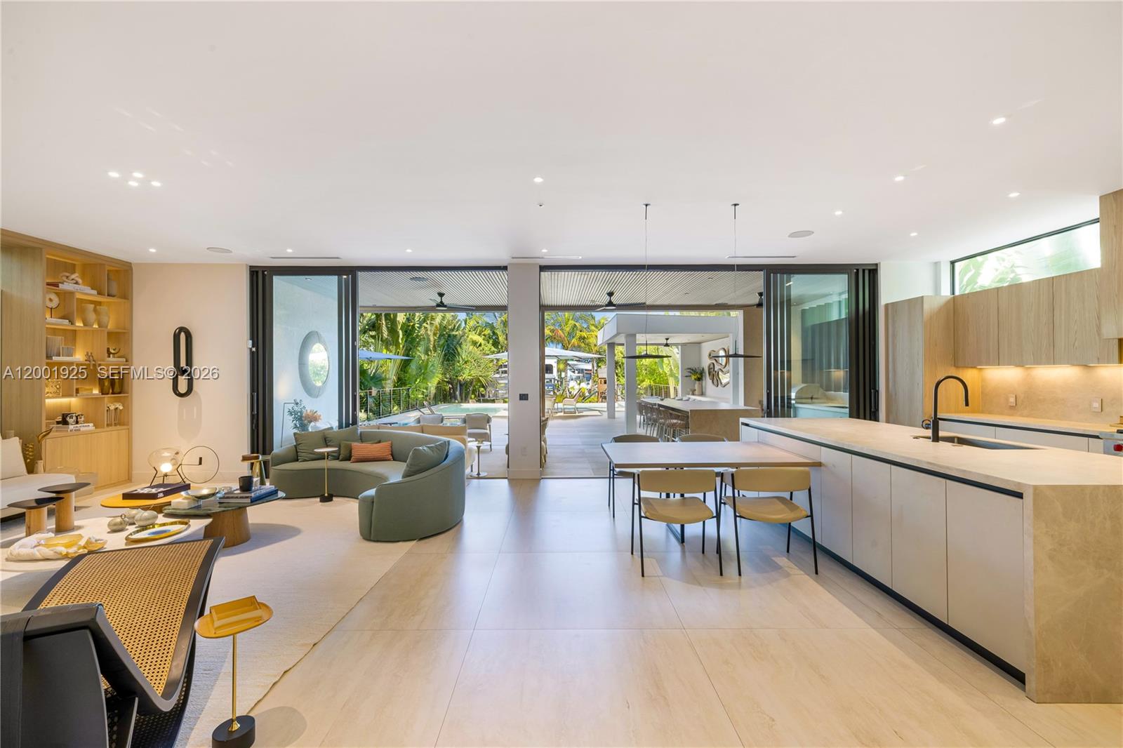 707 NE 77th St #n/a Miami, FL 33138