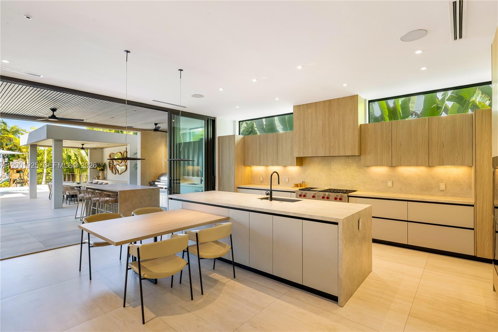 707 NE 77th St #n/a Miami, FL 33138