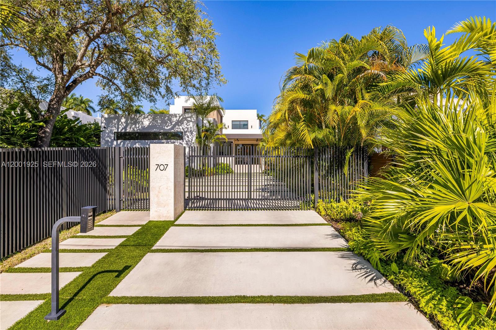 707 NE 77th St #n/a Miami, FL 33138