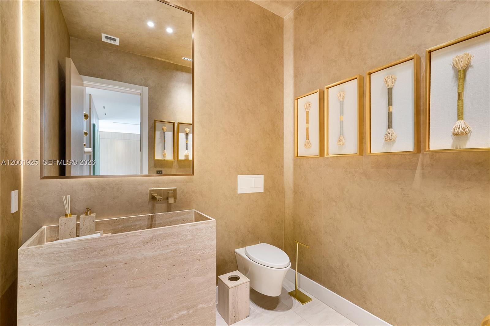 707 NE 77th St #n/a Miami, FL 33138