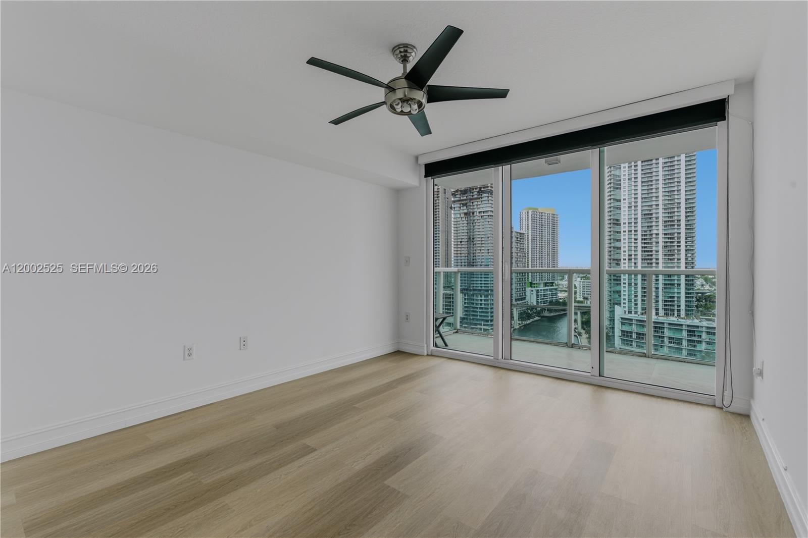 image Brickell on the River North12