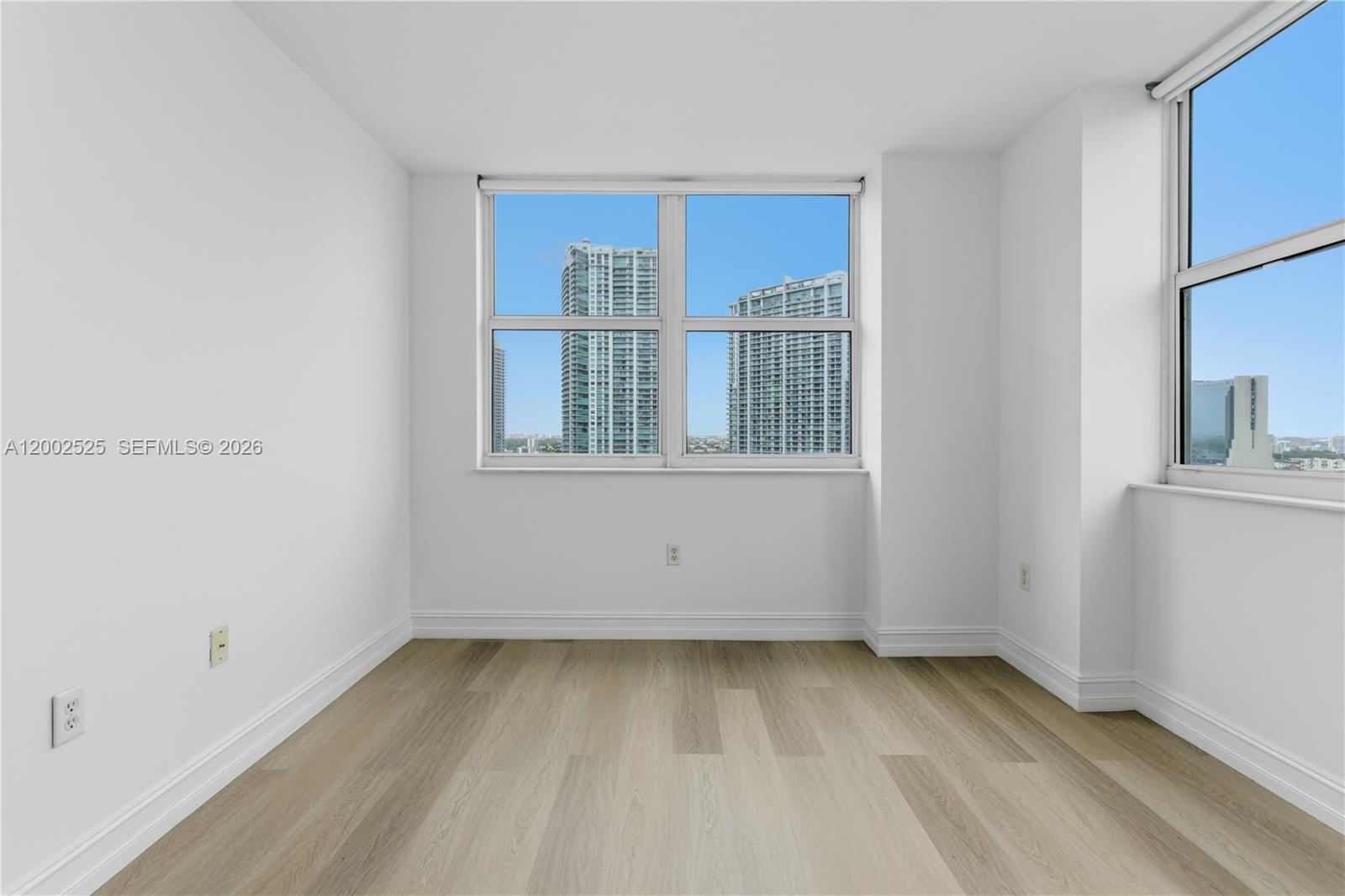 image Brickell on the River North14