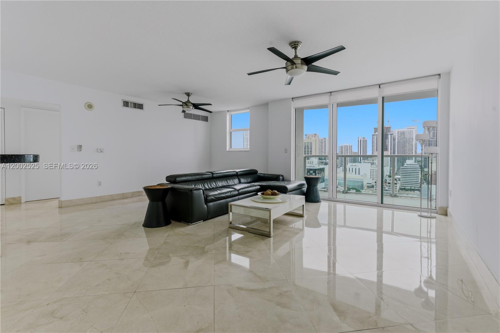 image Brickell on the River North1