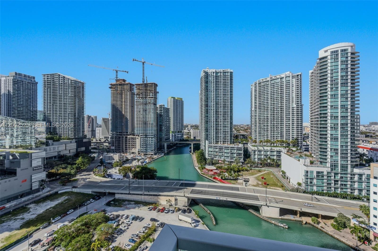 image Brickell on the River North26