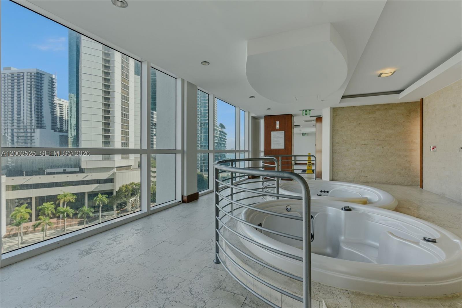 image Brickell on the River North31