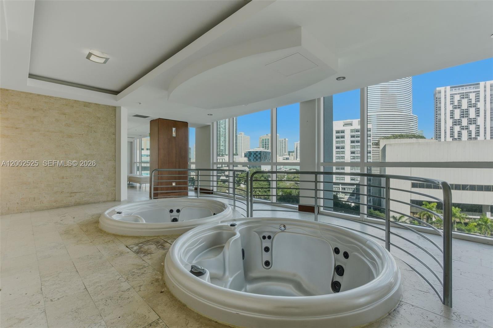 image Brickell on the River North32
