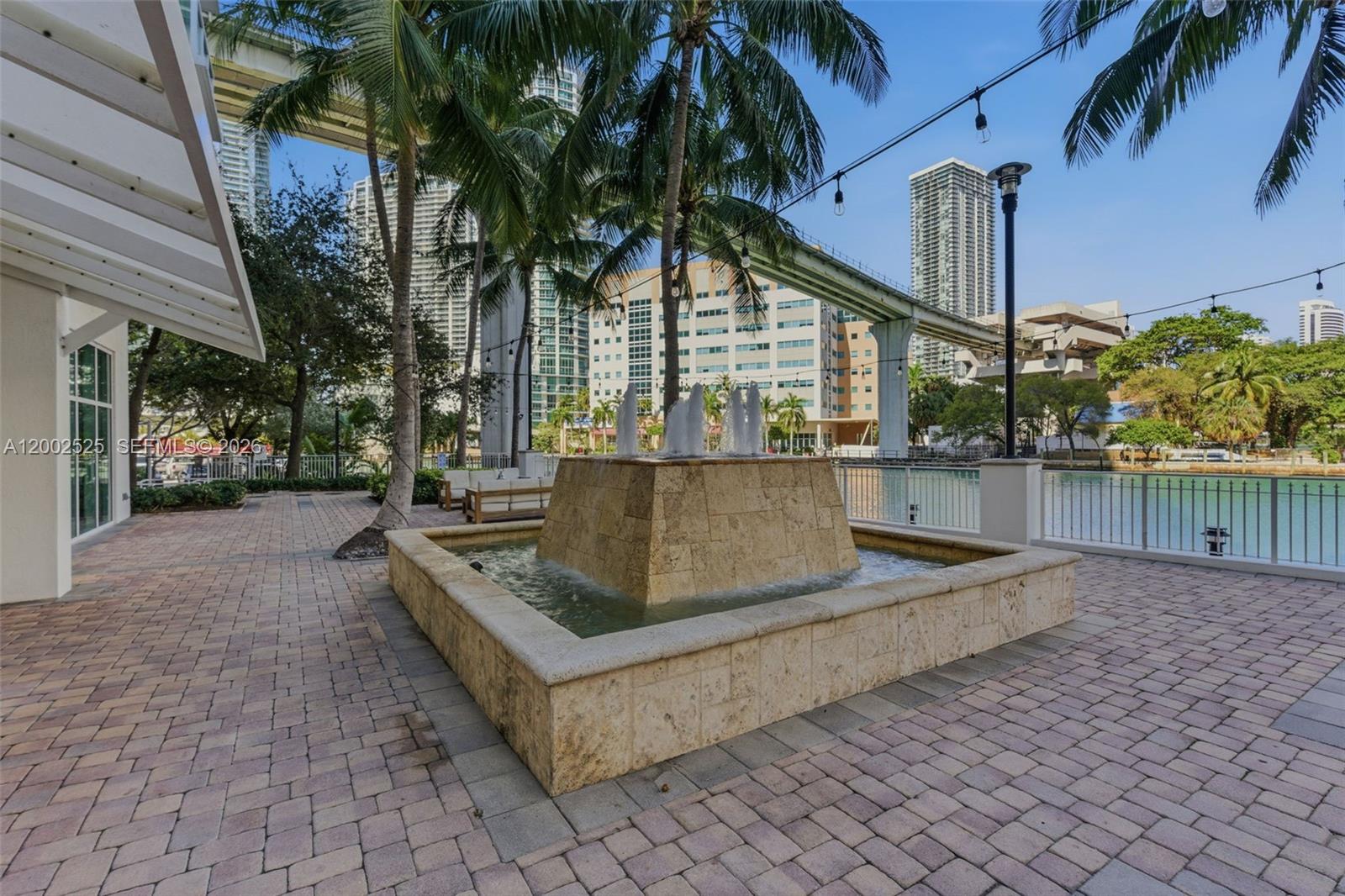 image Brickell on the River North37