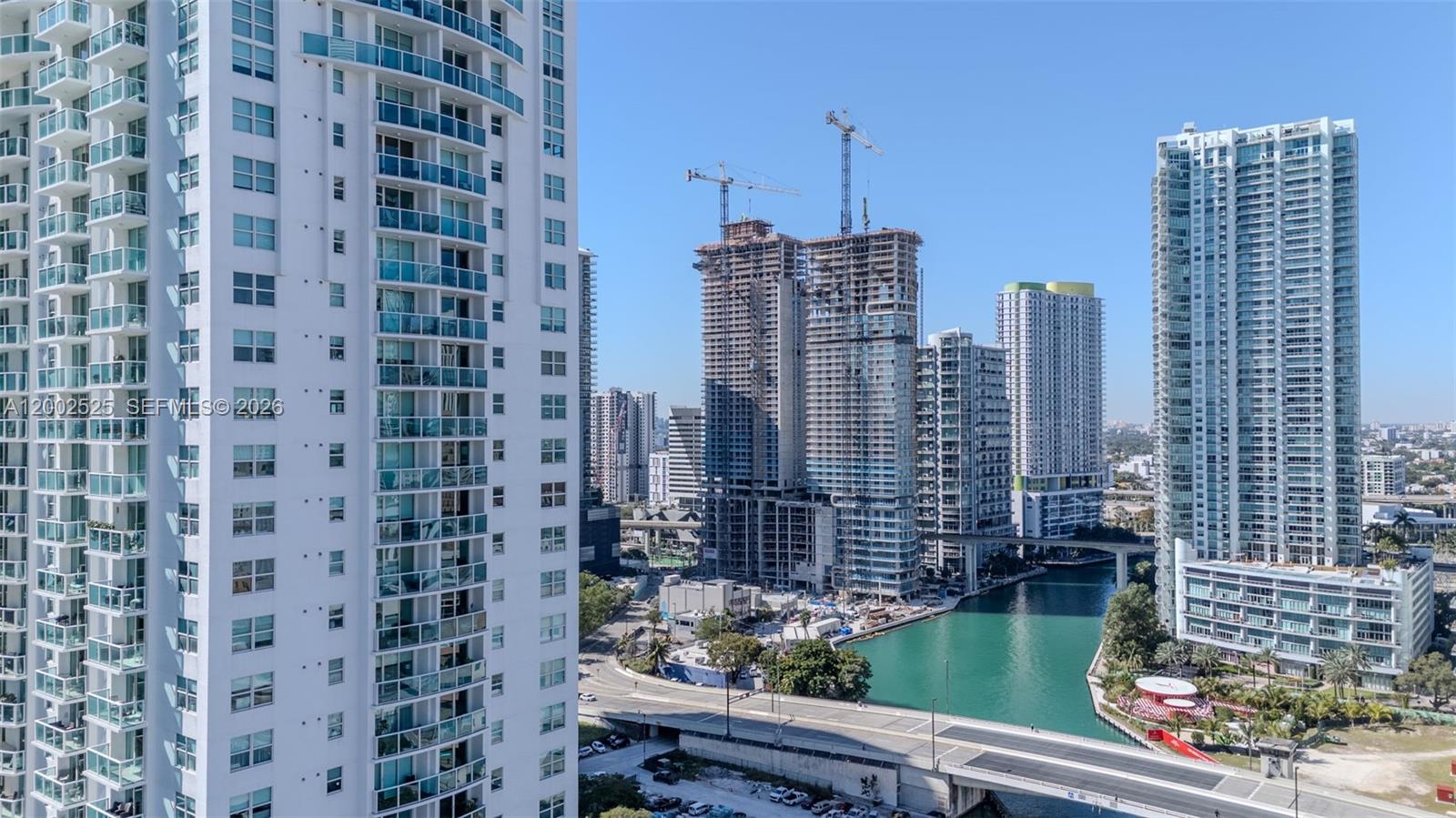 image Brickell on the River North44