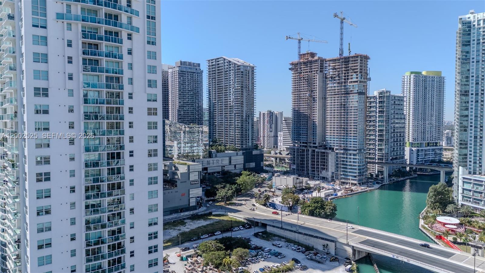 image Brickell on the River North45