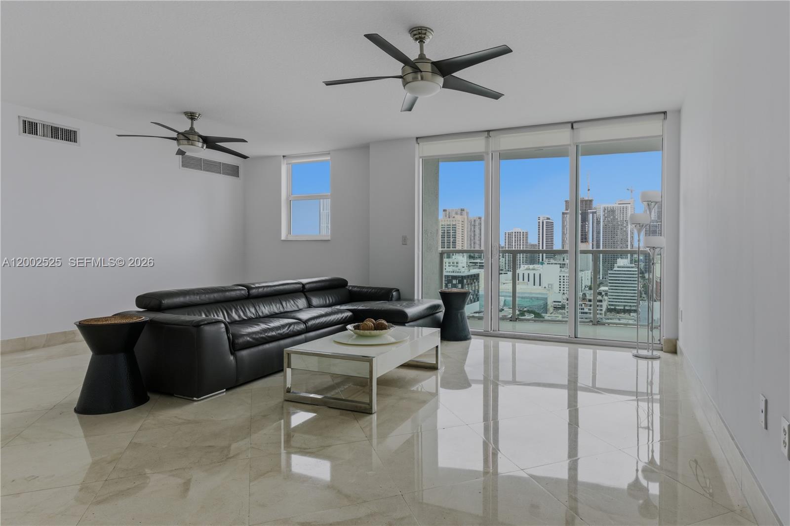image Brickell on the River North5
