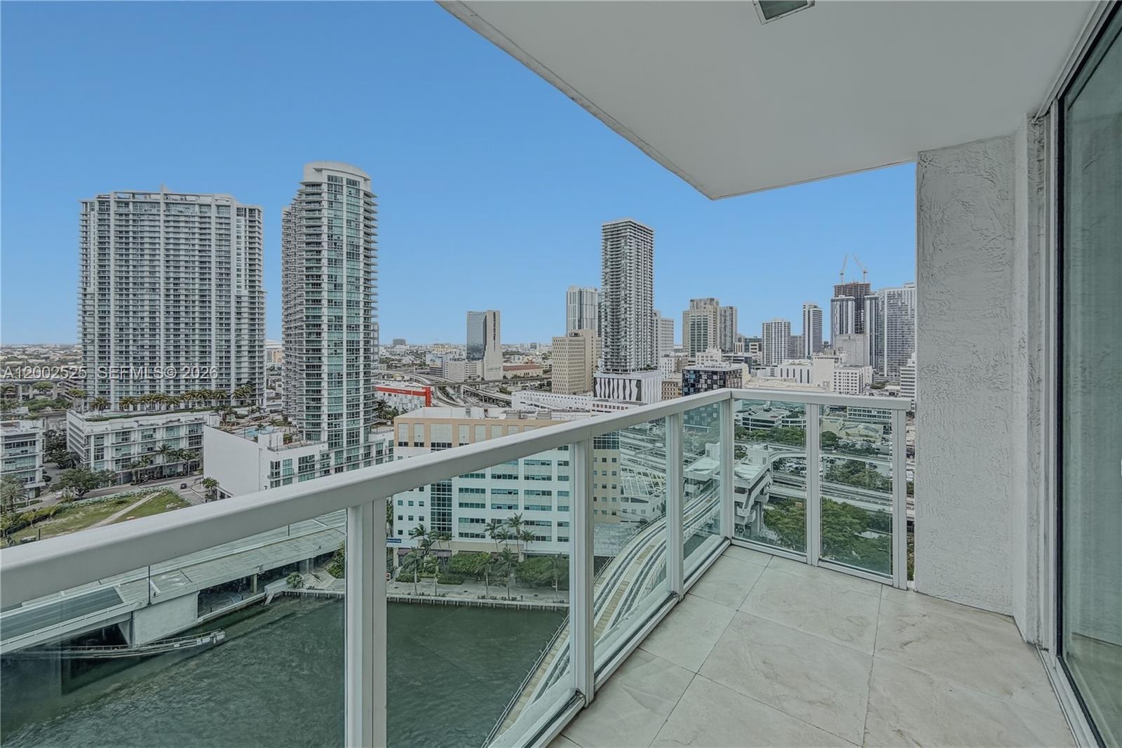 image Brickell on the River North6