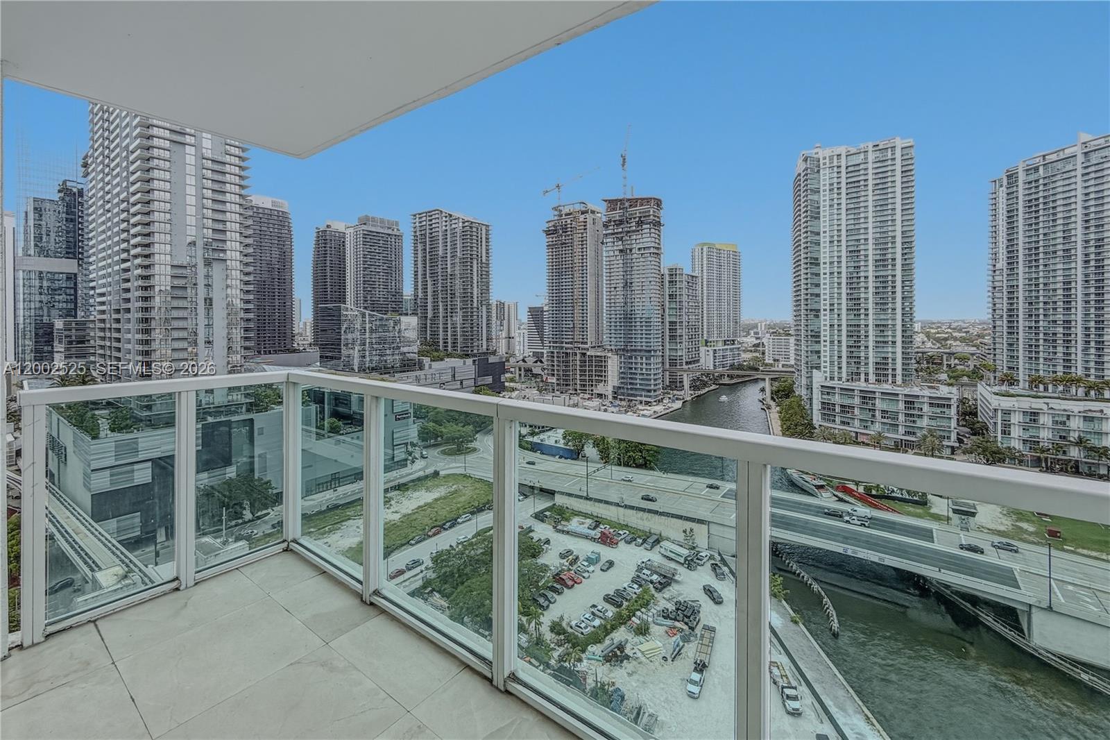 image Brickell on the River North7