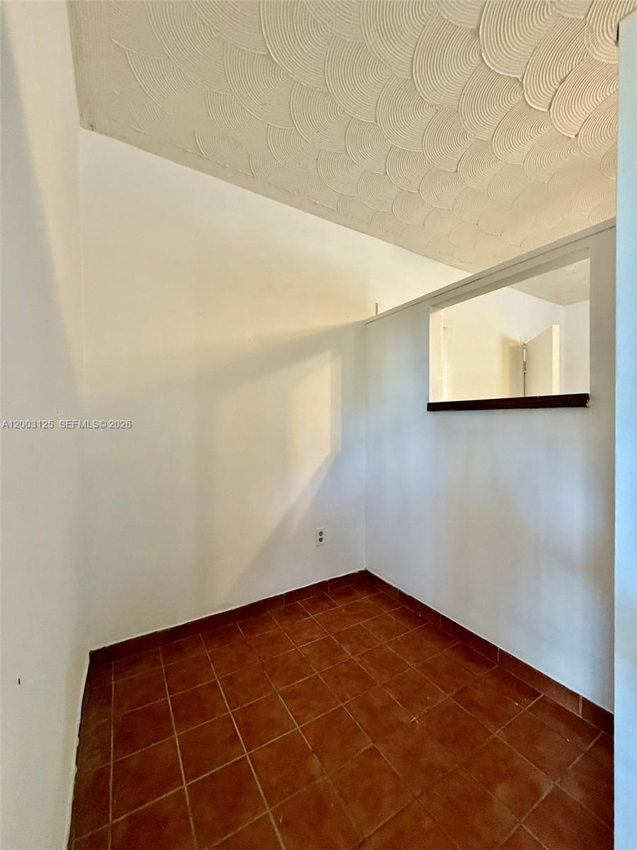 3000 NW 5th St Miami, FL 33125
