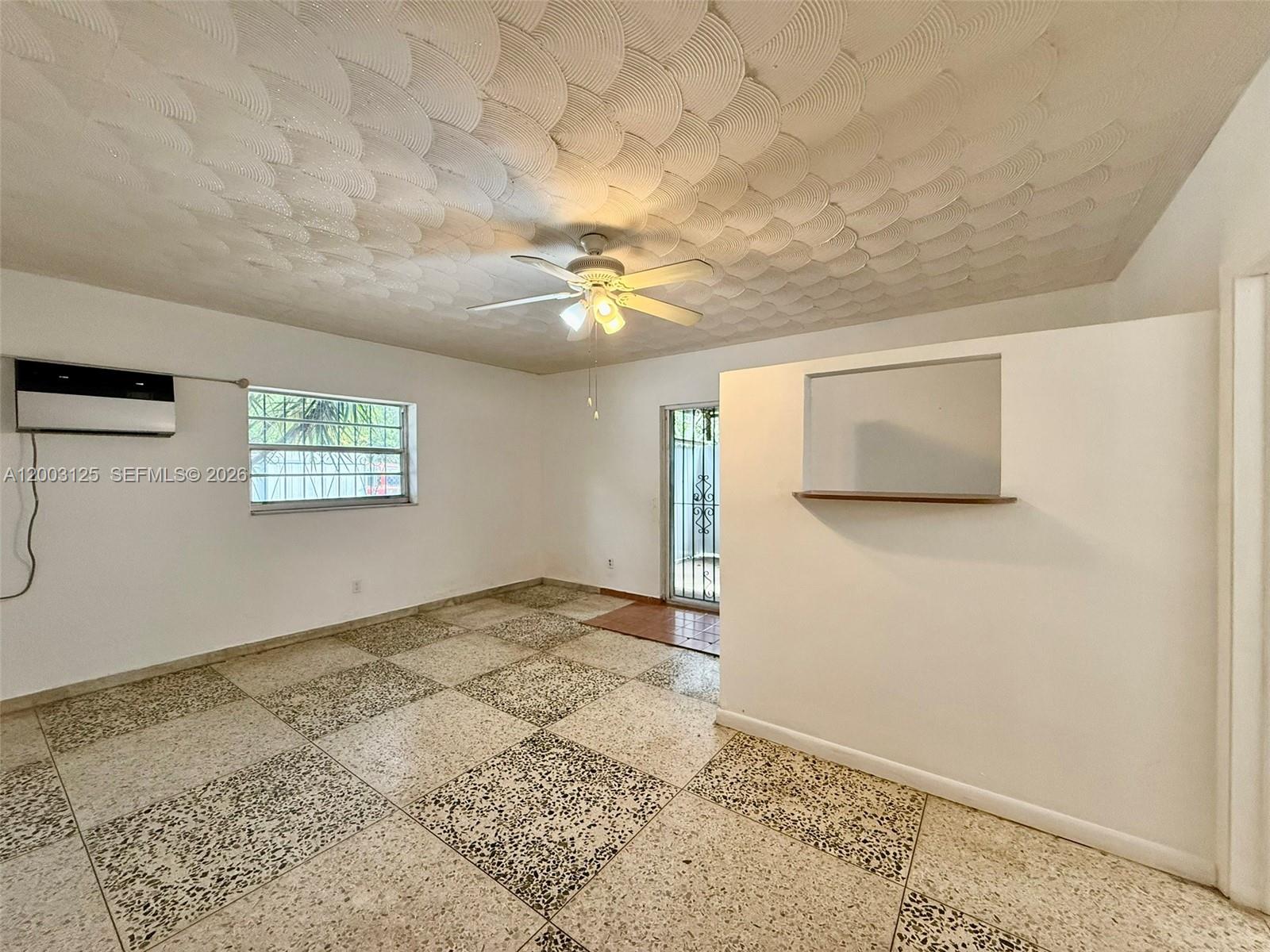 3000 NW 5th St Miami, FL 33125