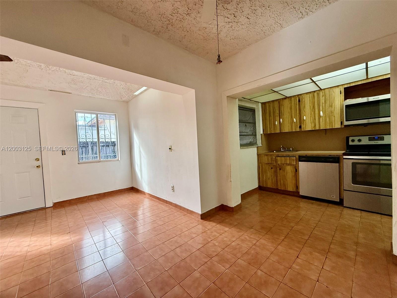 3000 NW 5th St Miami, FL 33125