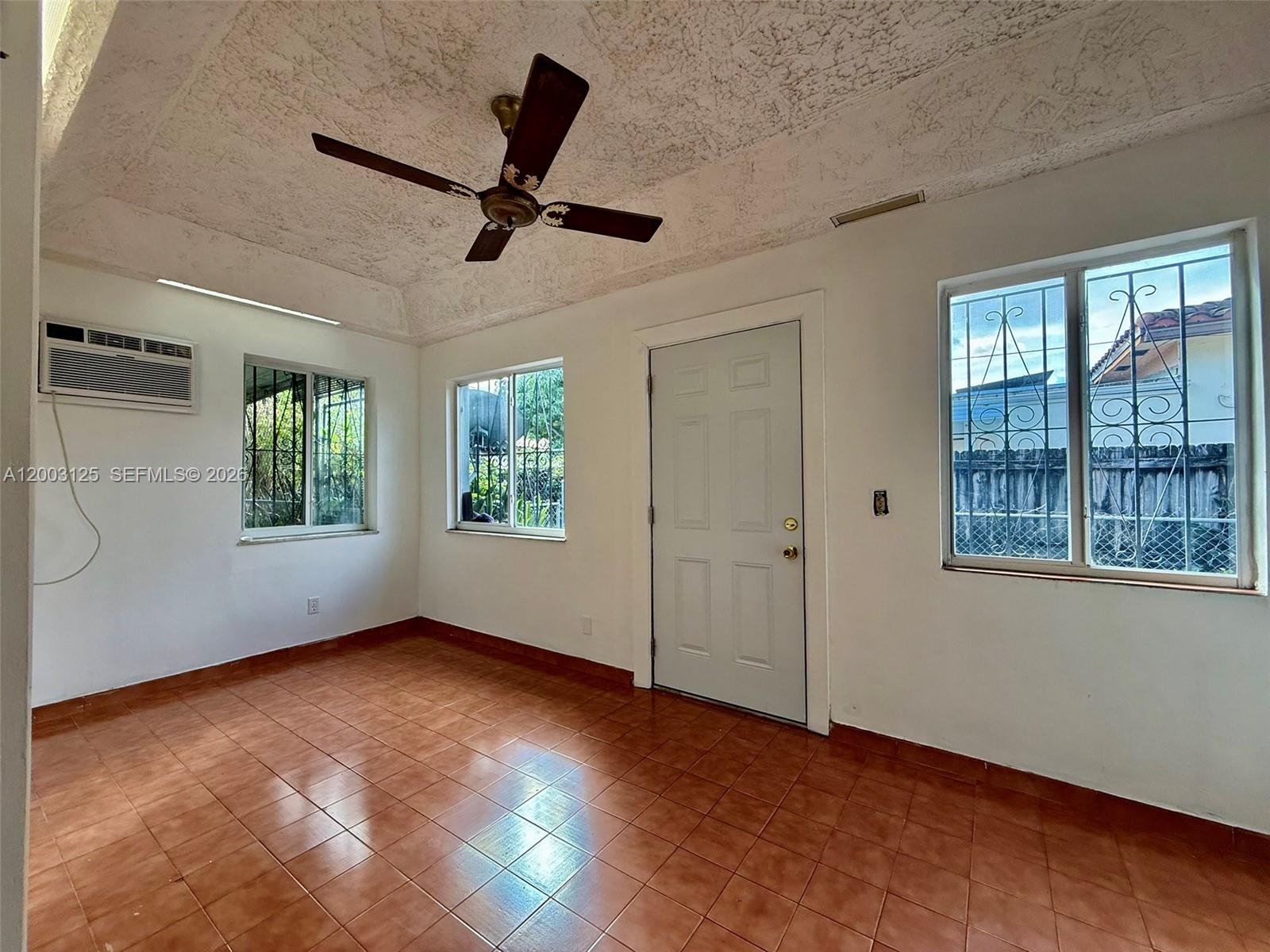 3000 NW 5th St Miami, FL 33125