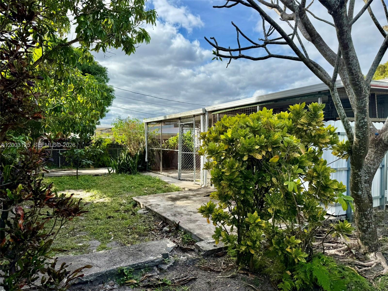 3000 NW 5th St Miami, FL 33125