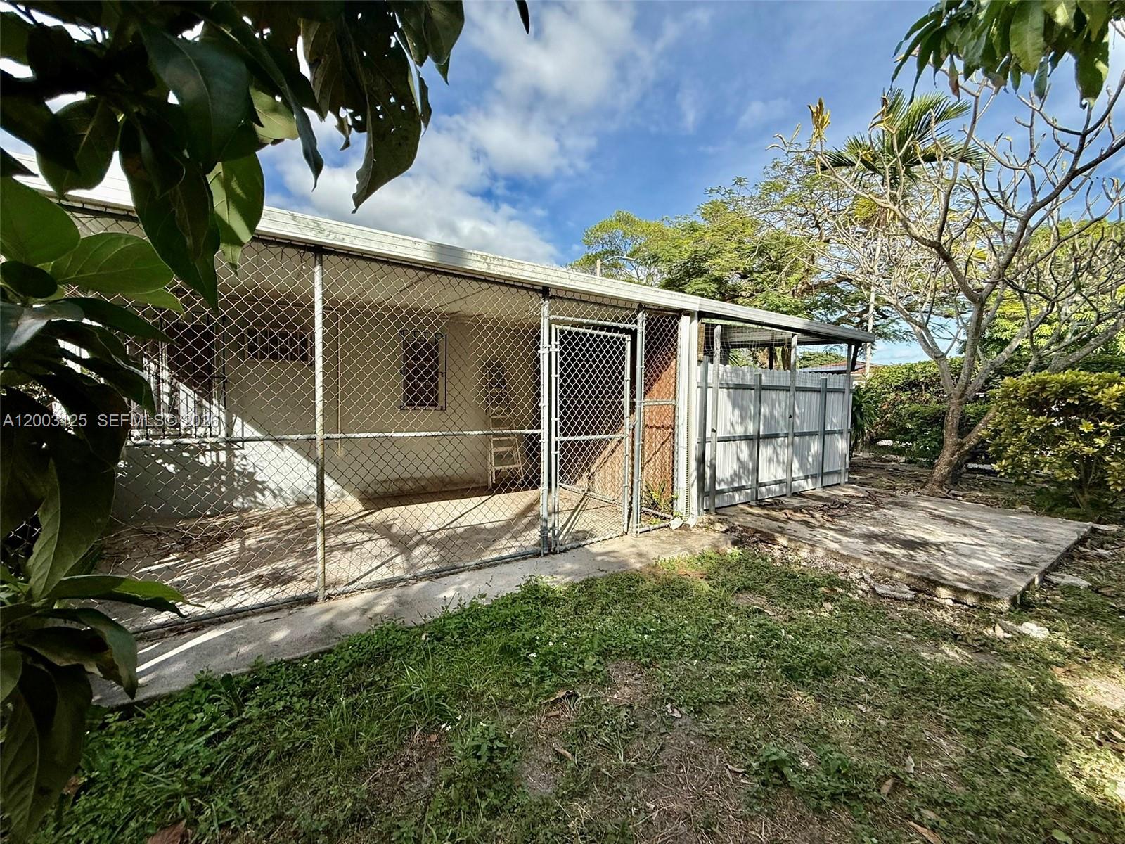 3000 NW 5th St Miami, FL 33125