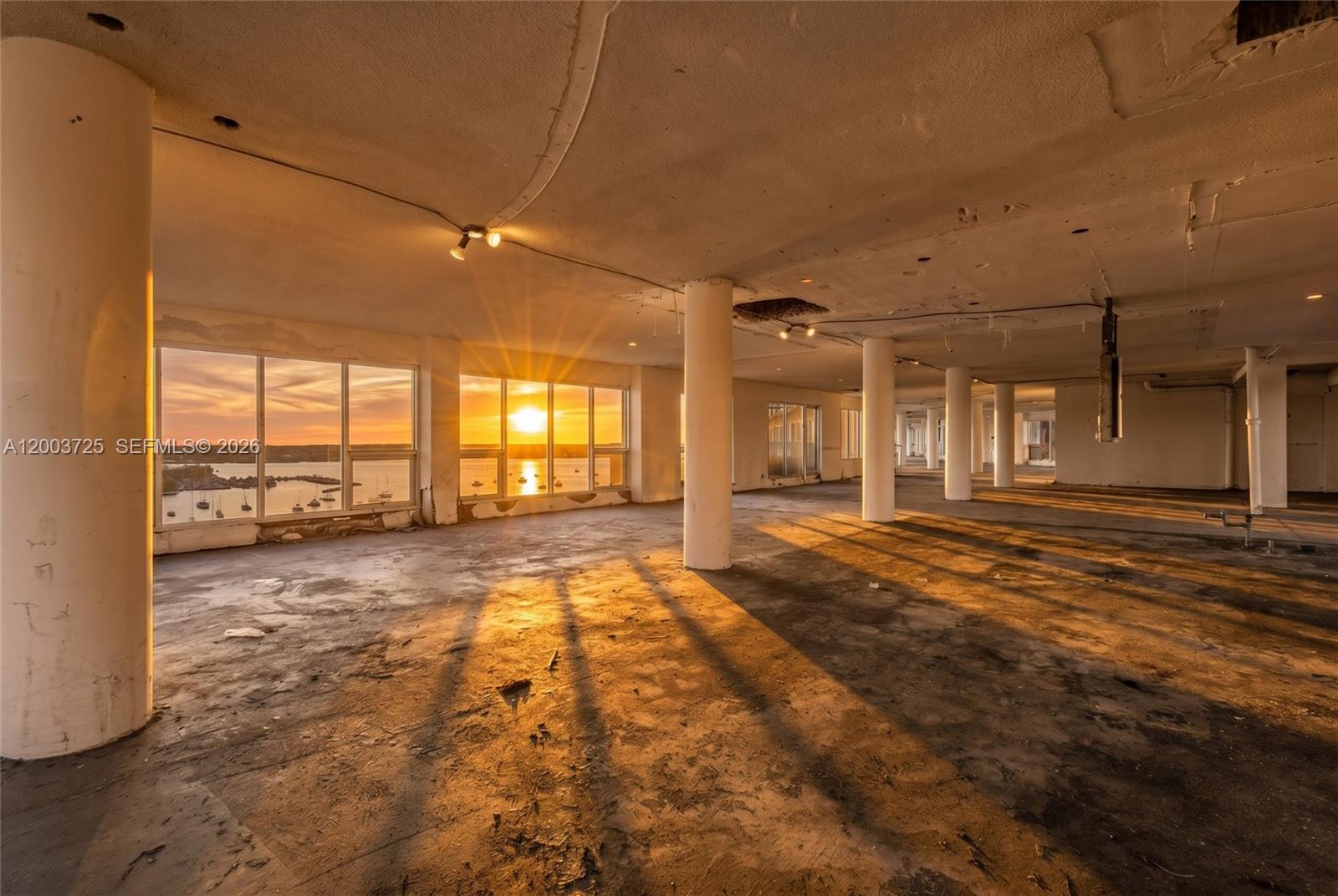 7904 West Dr #PENTHOUSE