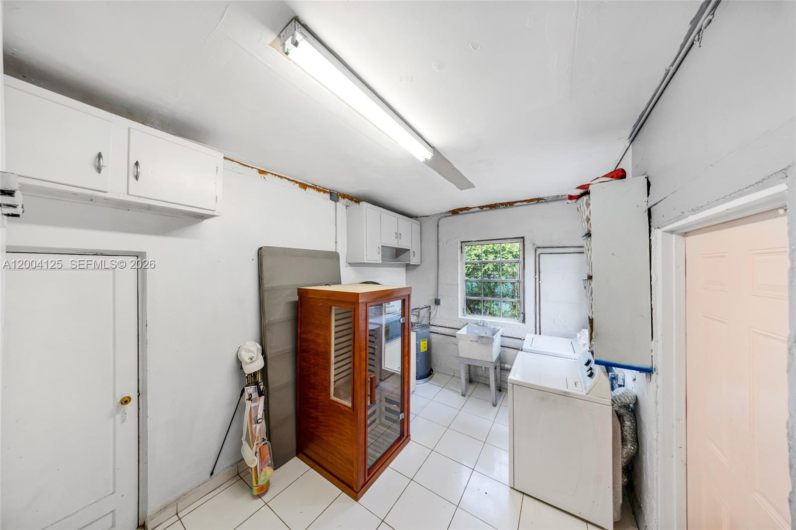 1061 Wren Ave Miami Springs, FL 33166