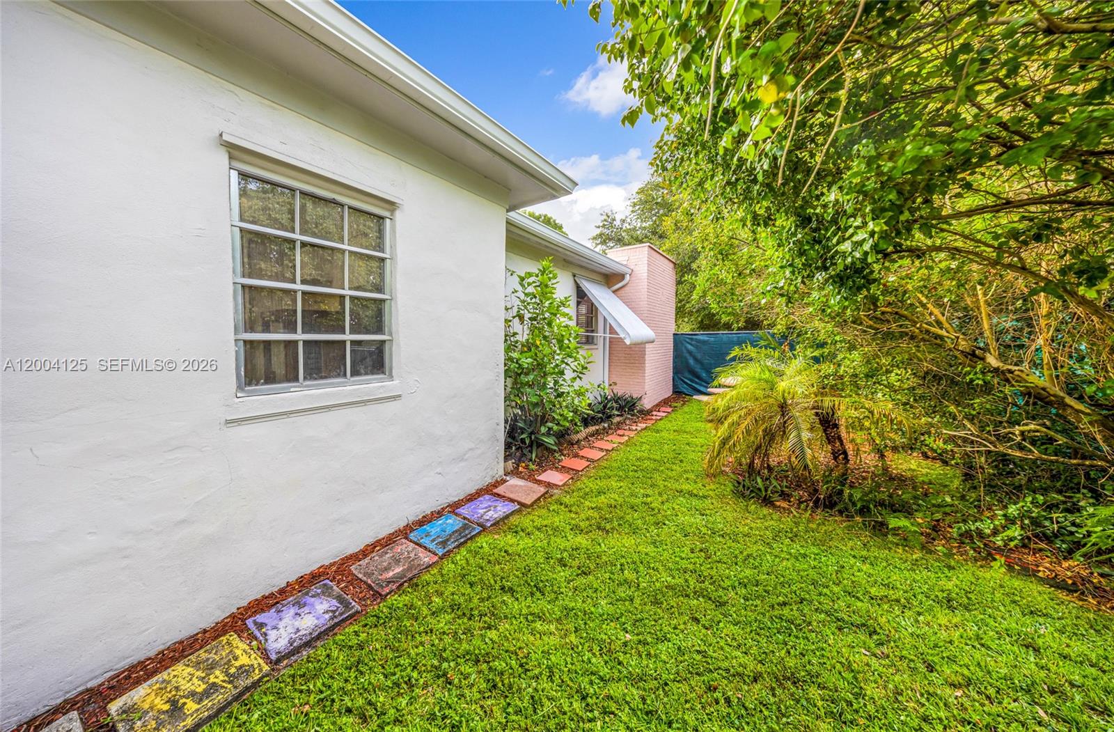 1061 Wren Ave Miami Springs, FL 33166