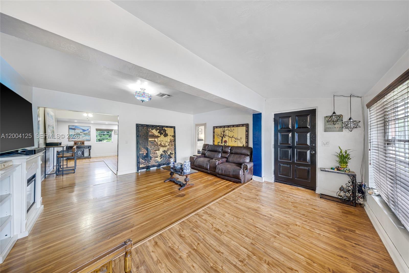1061 Wren Ave Miami Springs, FL 33166