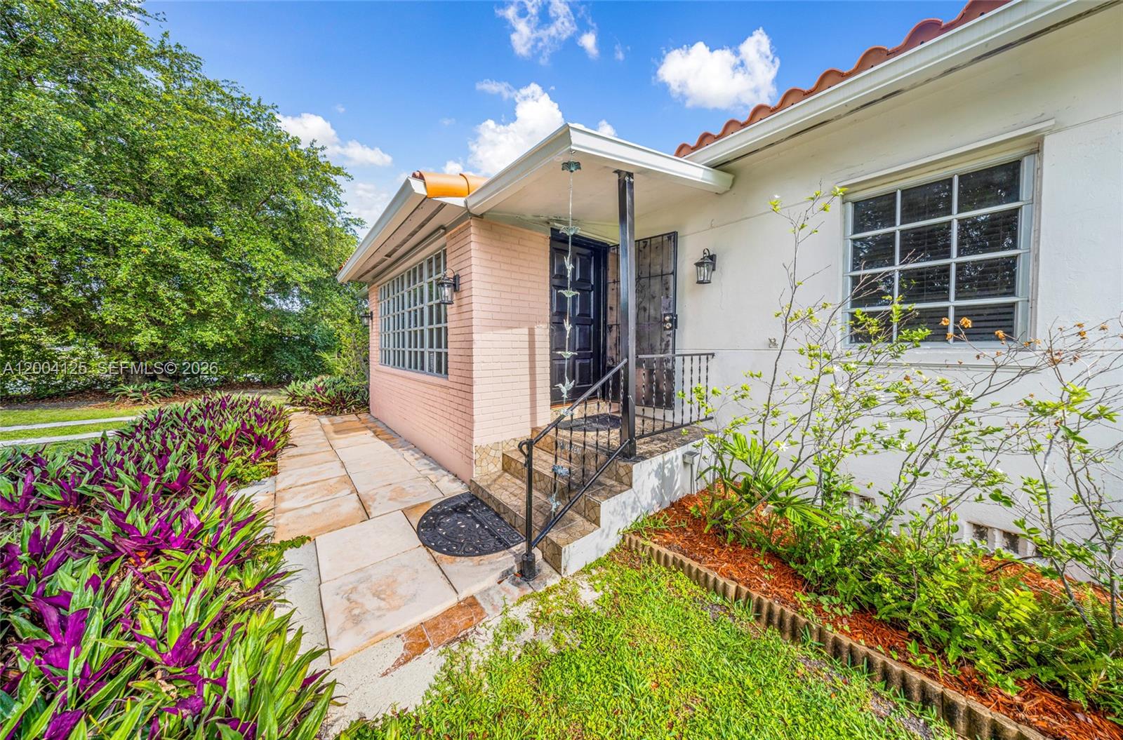 1061 Wren Ave Miami Springs, FL 33166