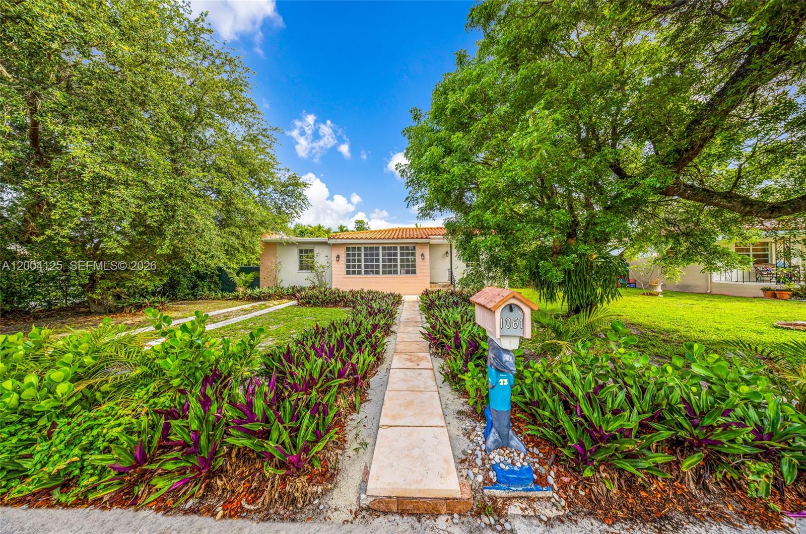 1061 Wren Ave Miami Springs, FL 33166