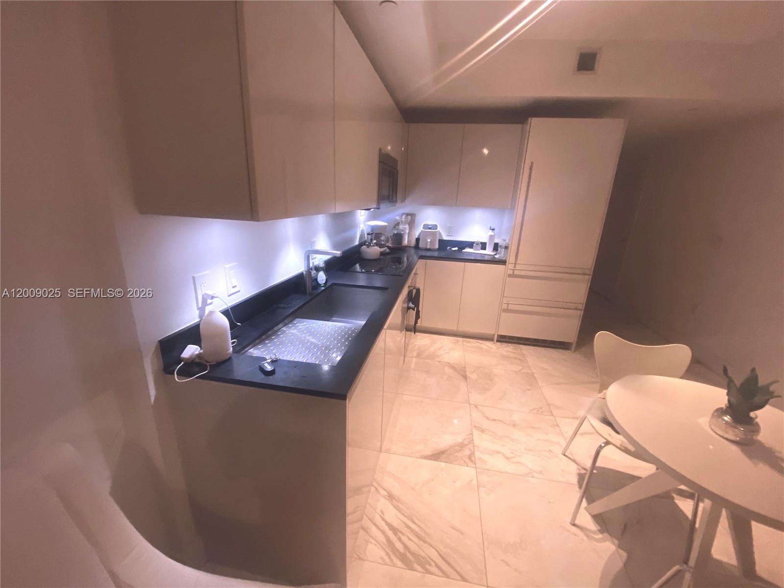 image 1010 Brickell16