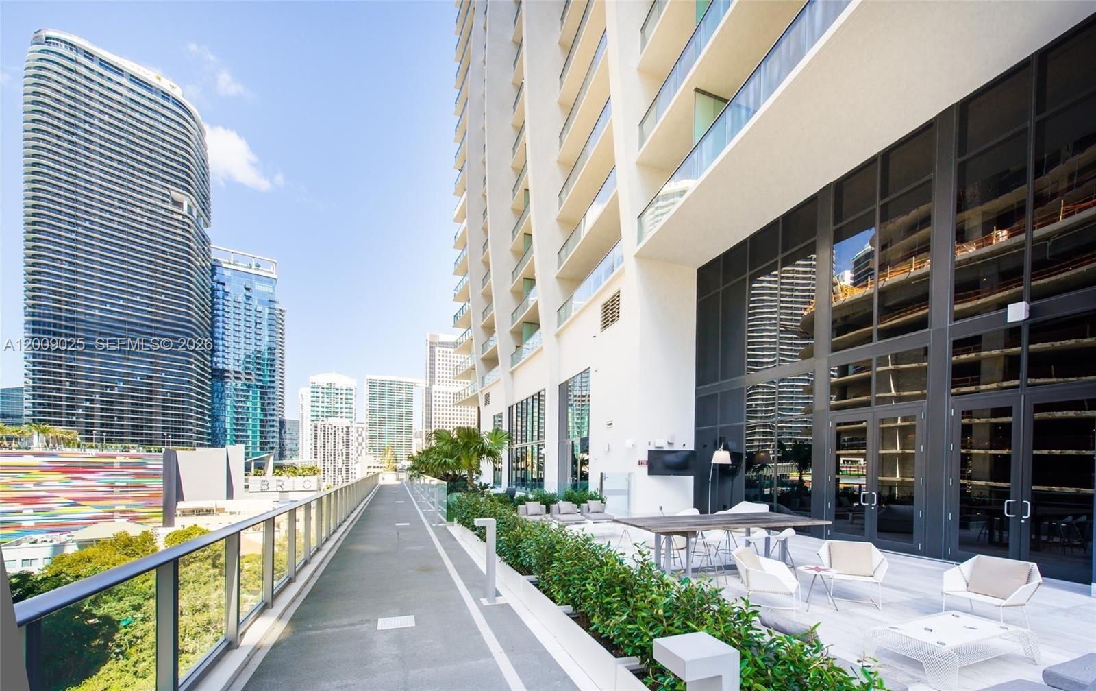 image 1010 Brickell42