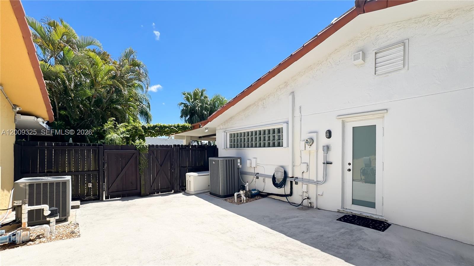 13300 SW 21st St Miami, FL 33175