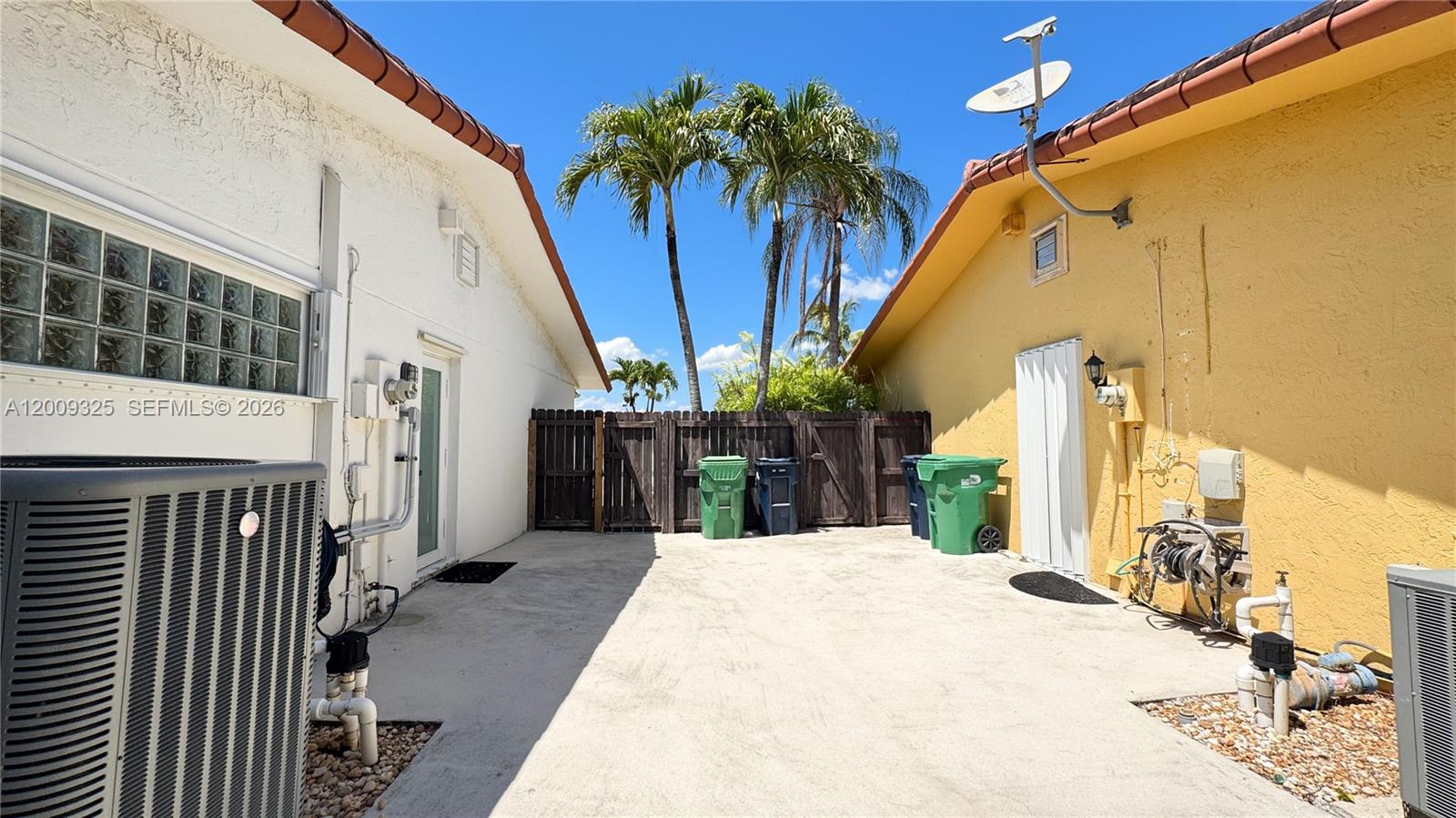 13300 SW 21st St Miami, FL 33175