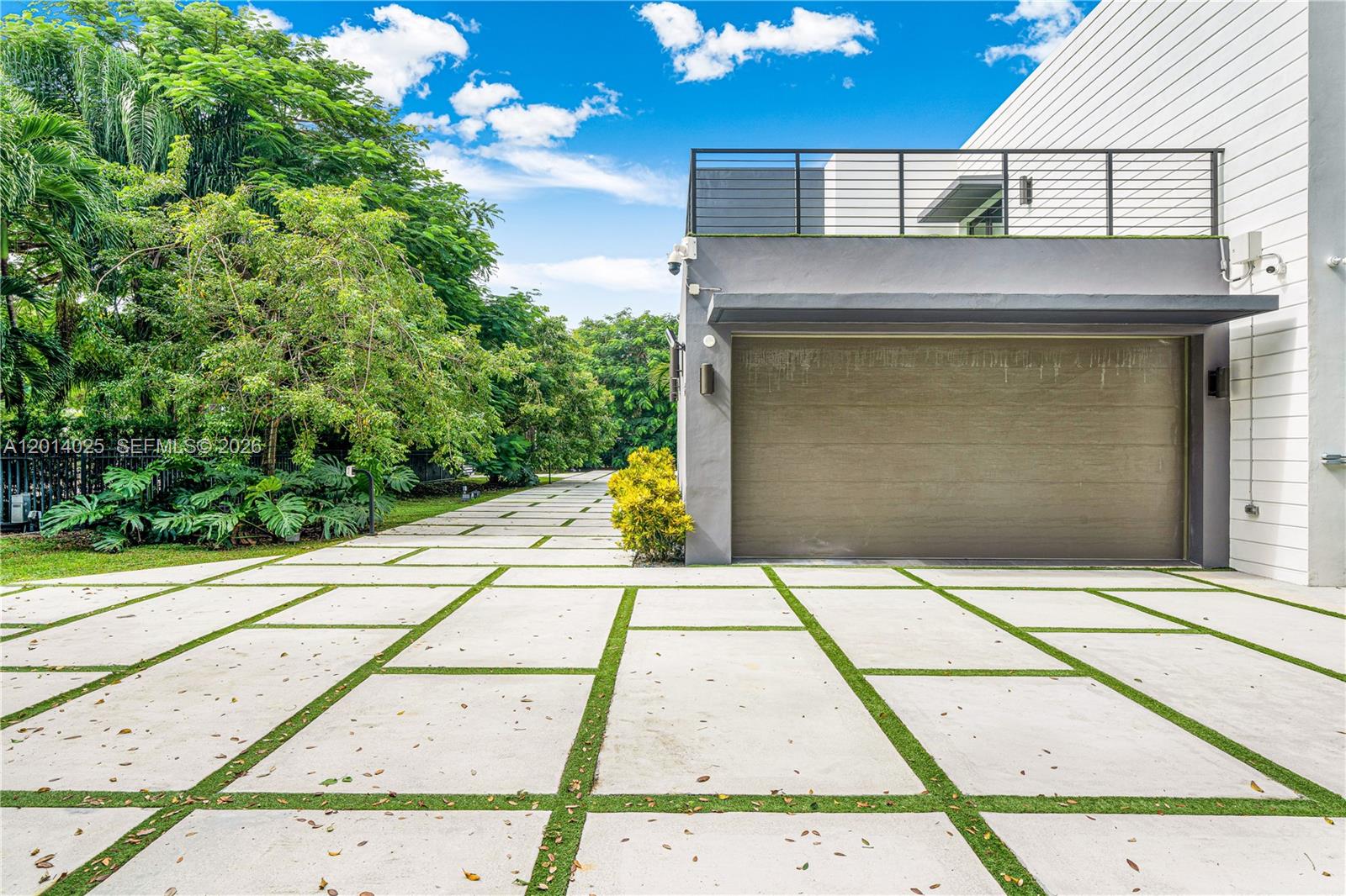 6695 SW 112th St Pinecrest, FL 33156