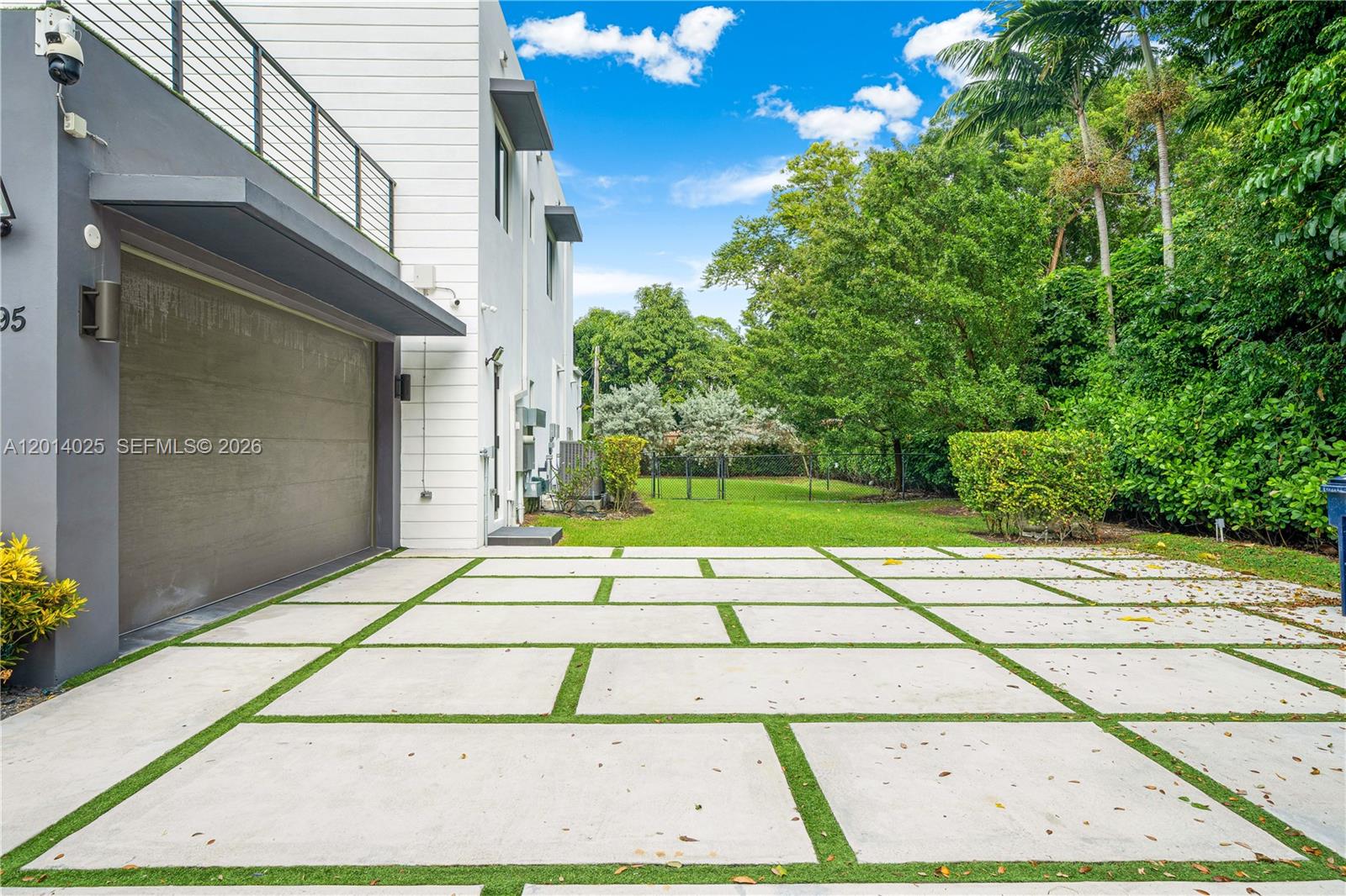 6695 SW 112th St Pinecrest, FL 33156