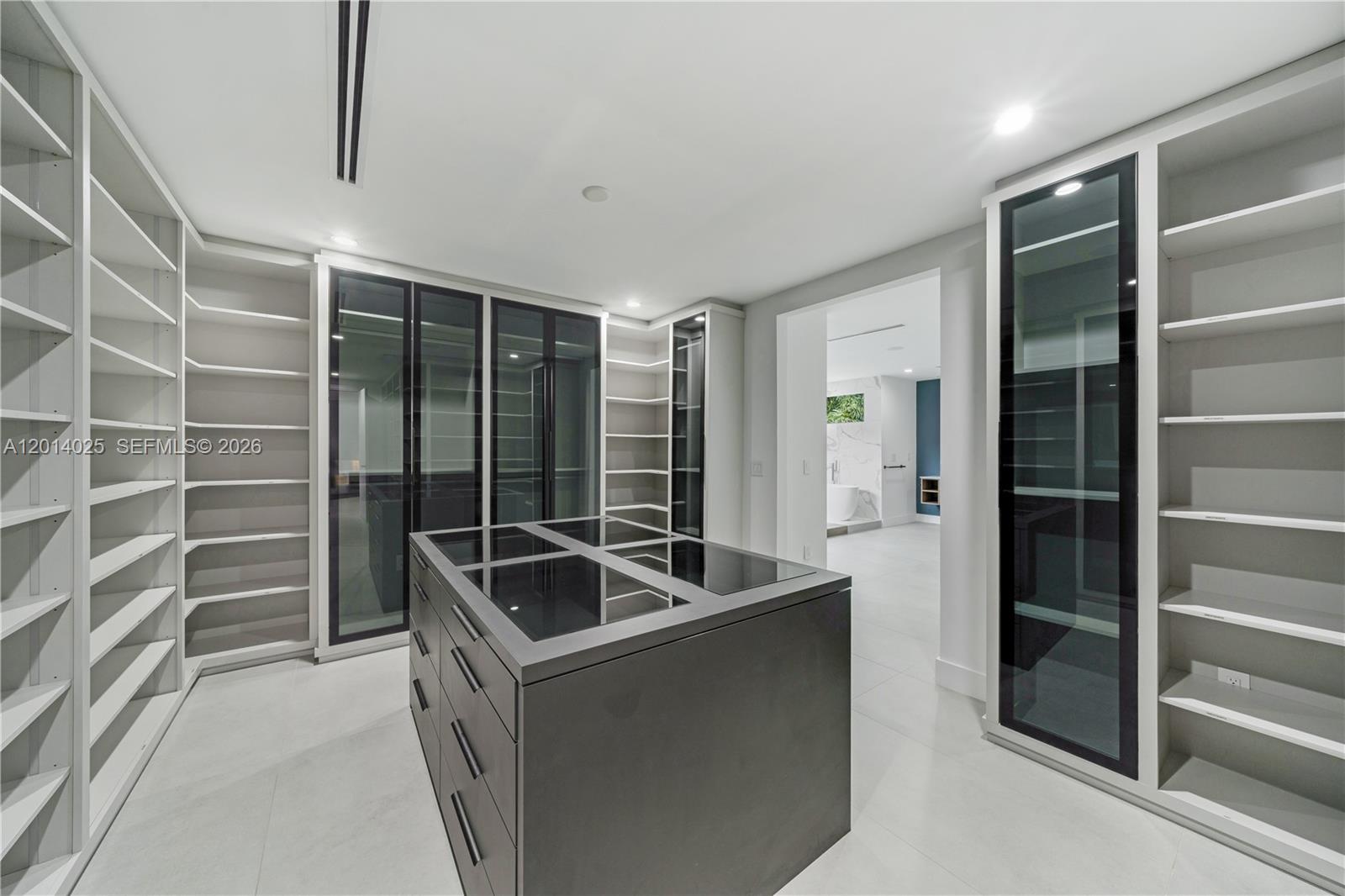 6695 SW 112th St Pinecrest, FL 33156